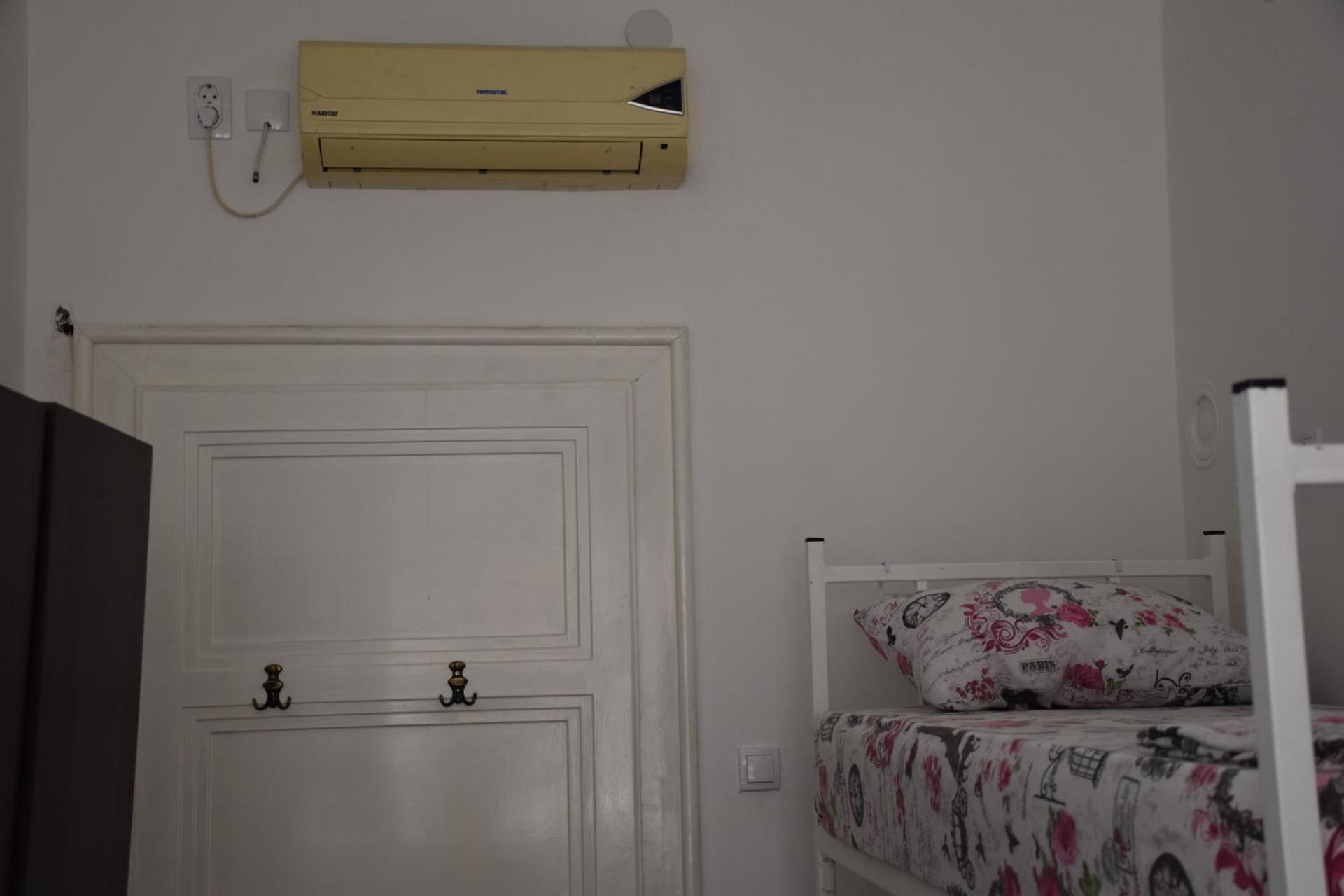 Exit Labirint Centar Hostel Novi Sad Room photo