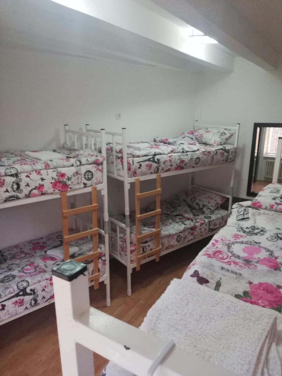 Exit Labirint Centar Hostel Novi Sad Exterior photo