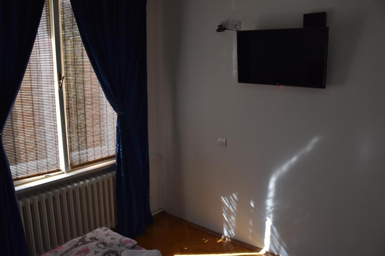 Exit Labirint Centar Hostel Novi Sad Exterior photo